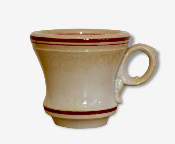 Tasse en porcelaine signée , 1900