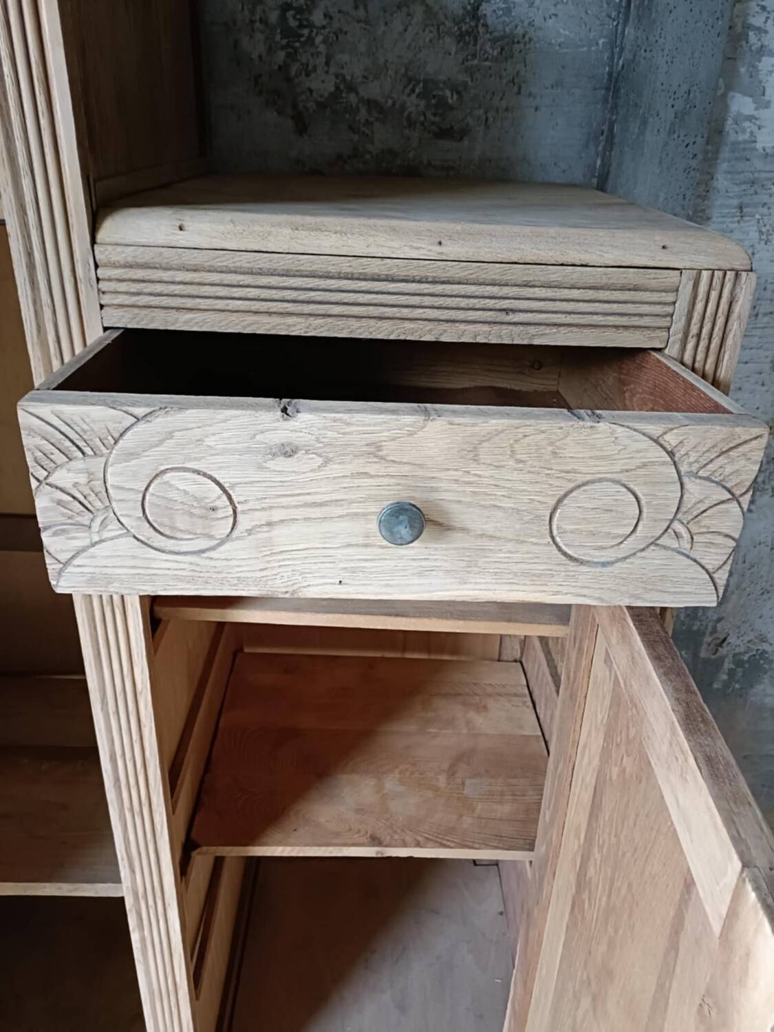 Asymmetrical wardrobe