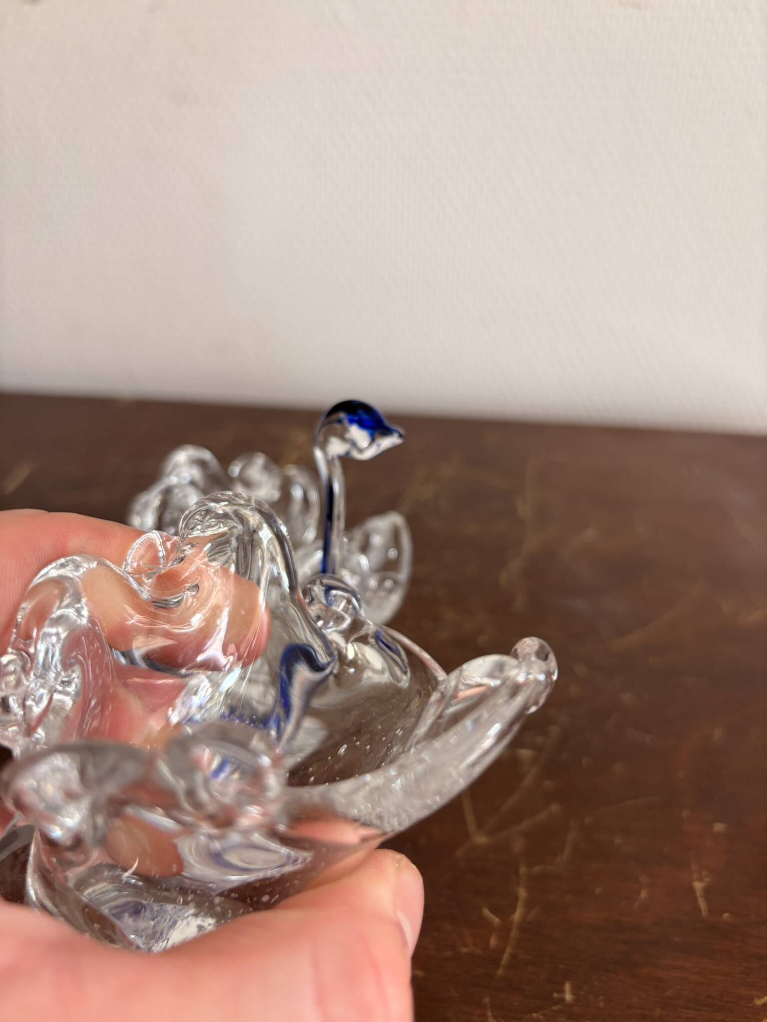 Double salt and pepper shaker, swan dragée, cobalt blue Murano glass.