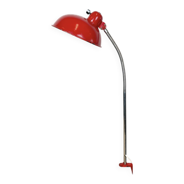 Grande lampe de table d'atelier industrielle rouge allemande de Helo Leuchten, années 1950.