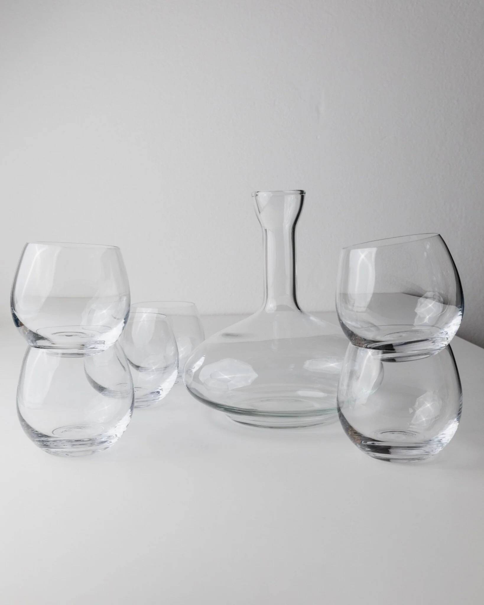 Vintage clear glass decanter set with 6 round wine glasses - Italian 1980s timeless design, elegant table décor