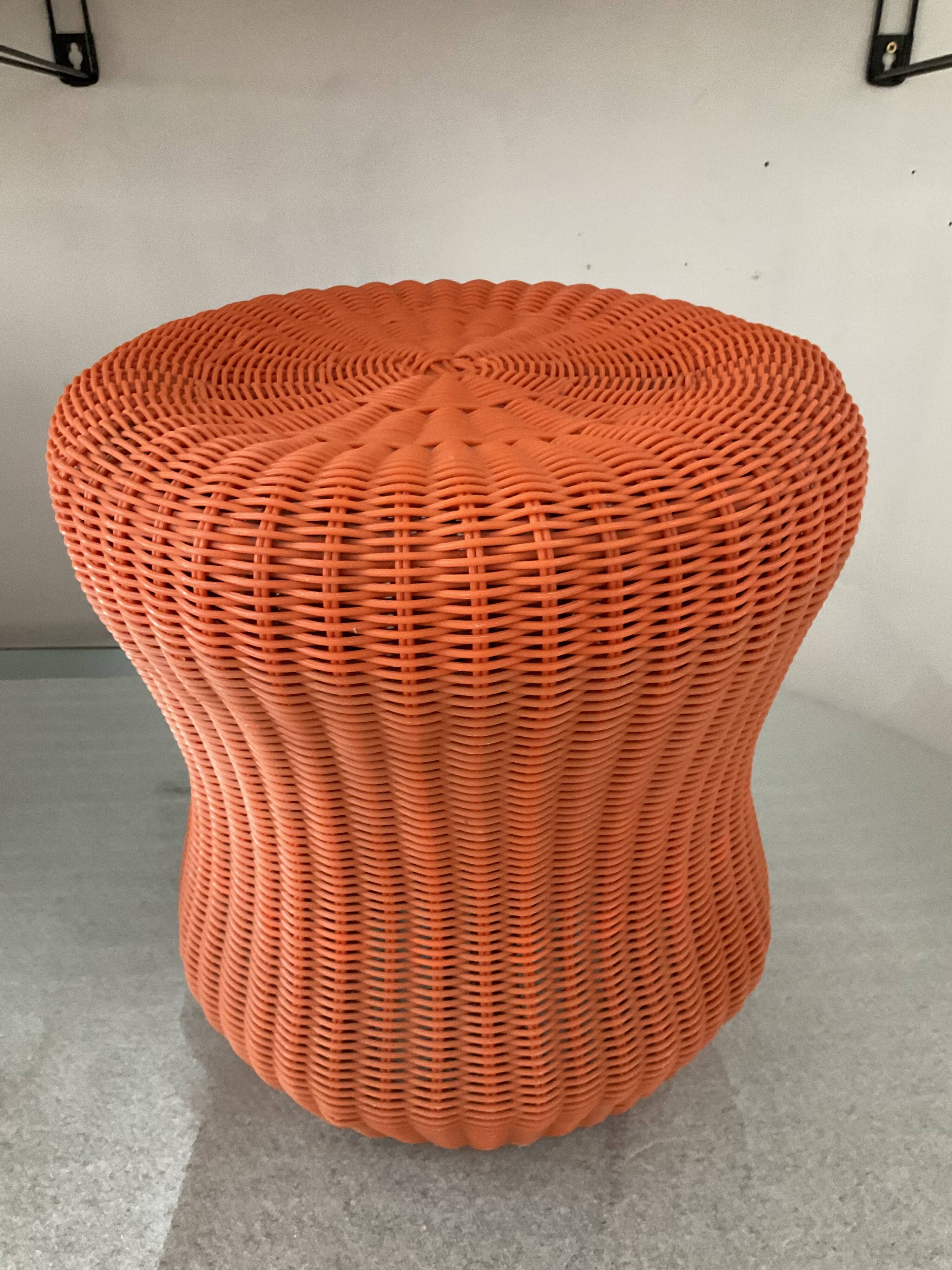 Scoubidou pouf from the 70s