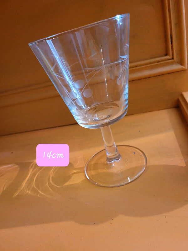 Set of 7 chiseled vintage glasses