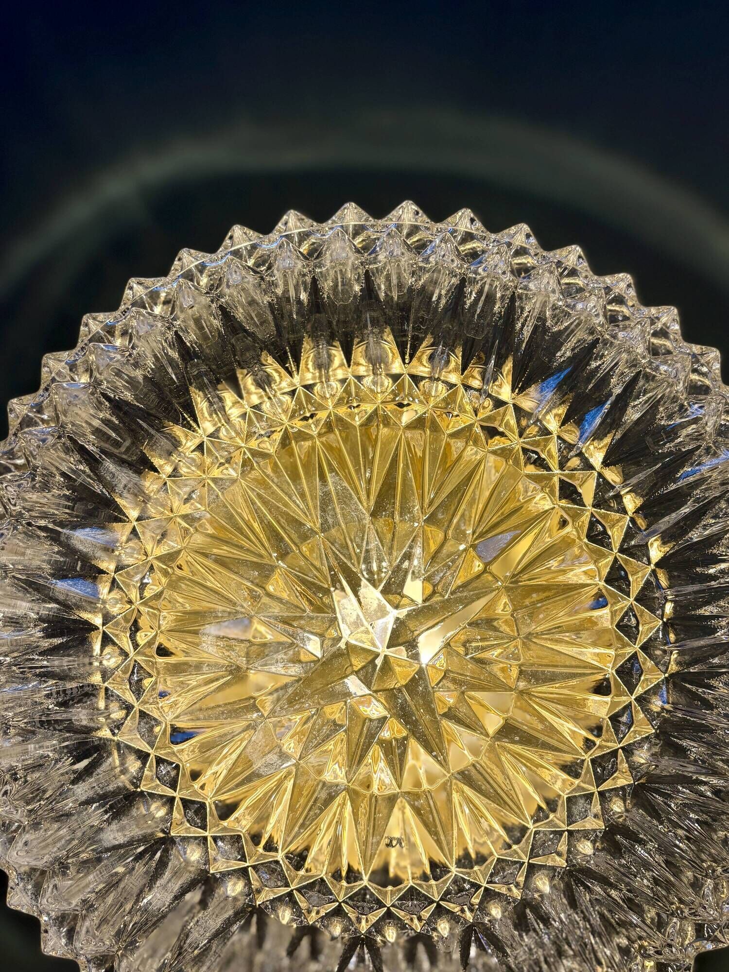 Vintage moulded glass wall or ceiling light globe (PLAF40)