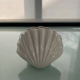 Shell vase