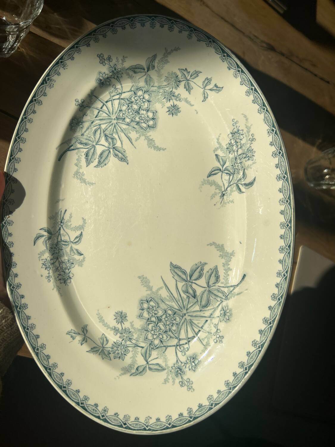 Oval iron earth plate The Amandinoise model Margot