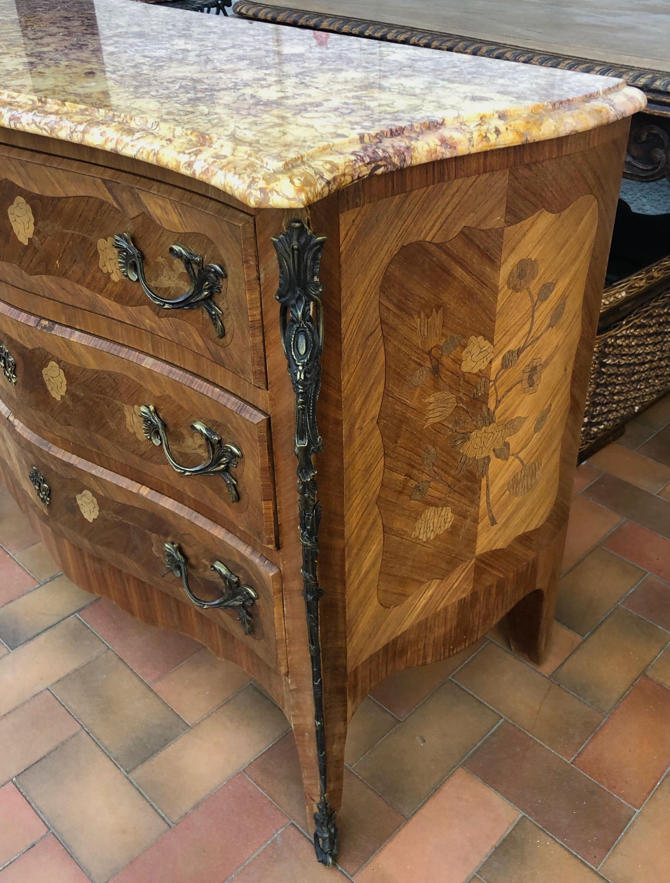 Curved Style Louis XV marquetry chest of drawers