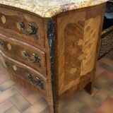 Curved Style Louis XV marquetry chest of drawers