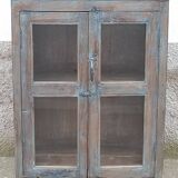 Petite armoire vitrée en bois