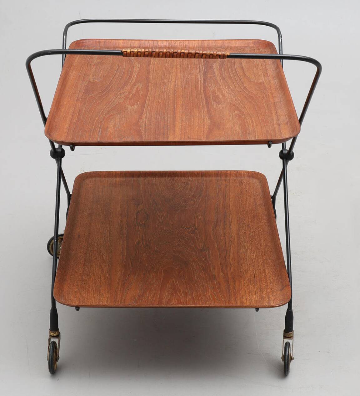 Desserte trolley scandinave à roulettes en métal et bois