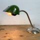 Lampe de table de banquier vintage en émail vert, années 1950