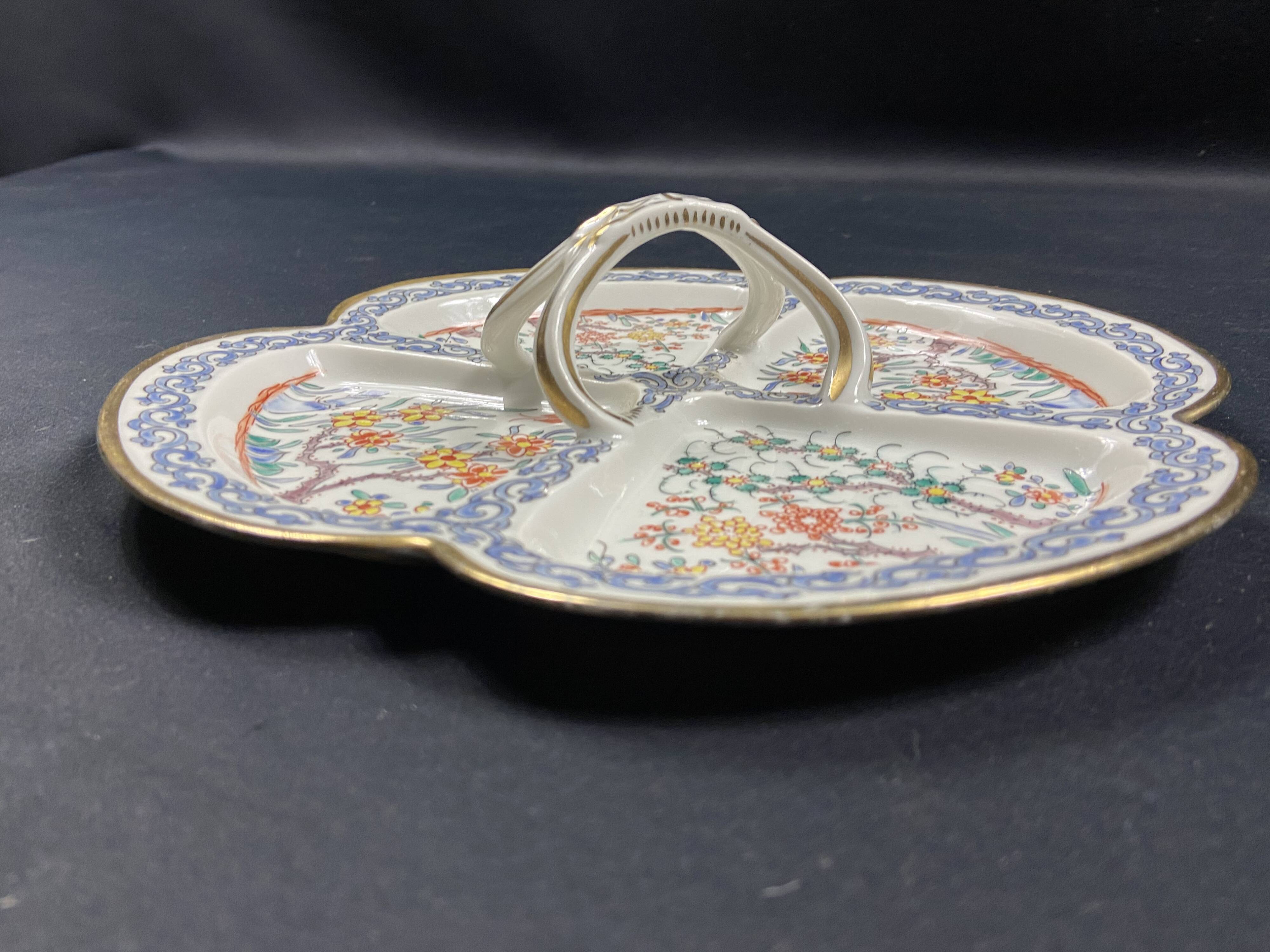 Four-lobed beggar worker's hors d'oeuvre in Chantilly porcelain, Japanese decor