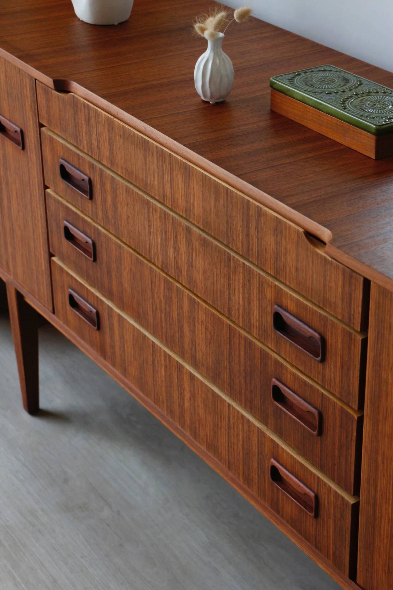 Vintage teak enfilade Beautility | Restored 1960s design