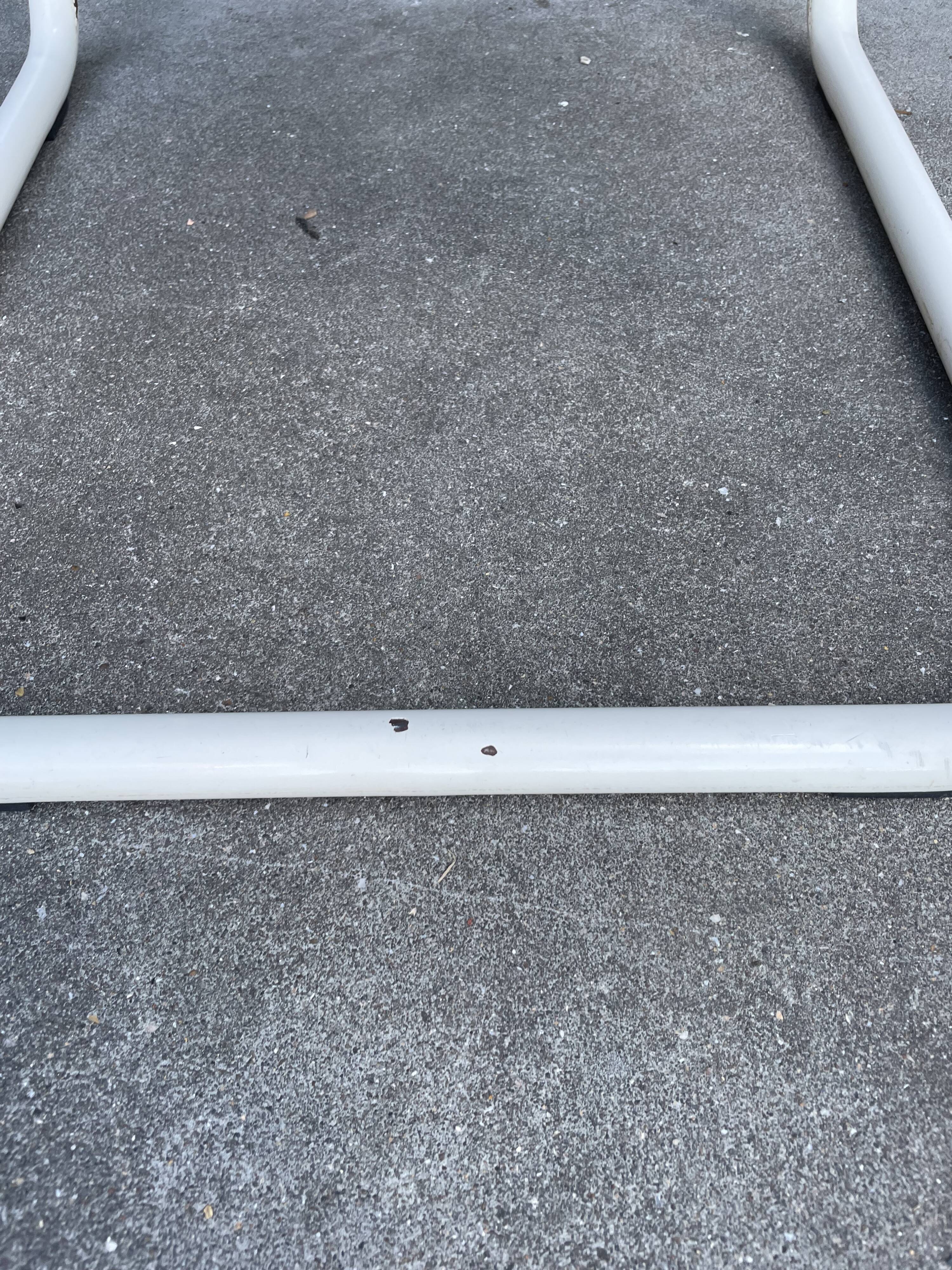 Set of 4 Cesca b32 model chairs in white by Marcel Breuer