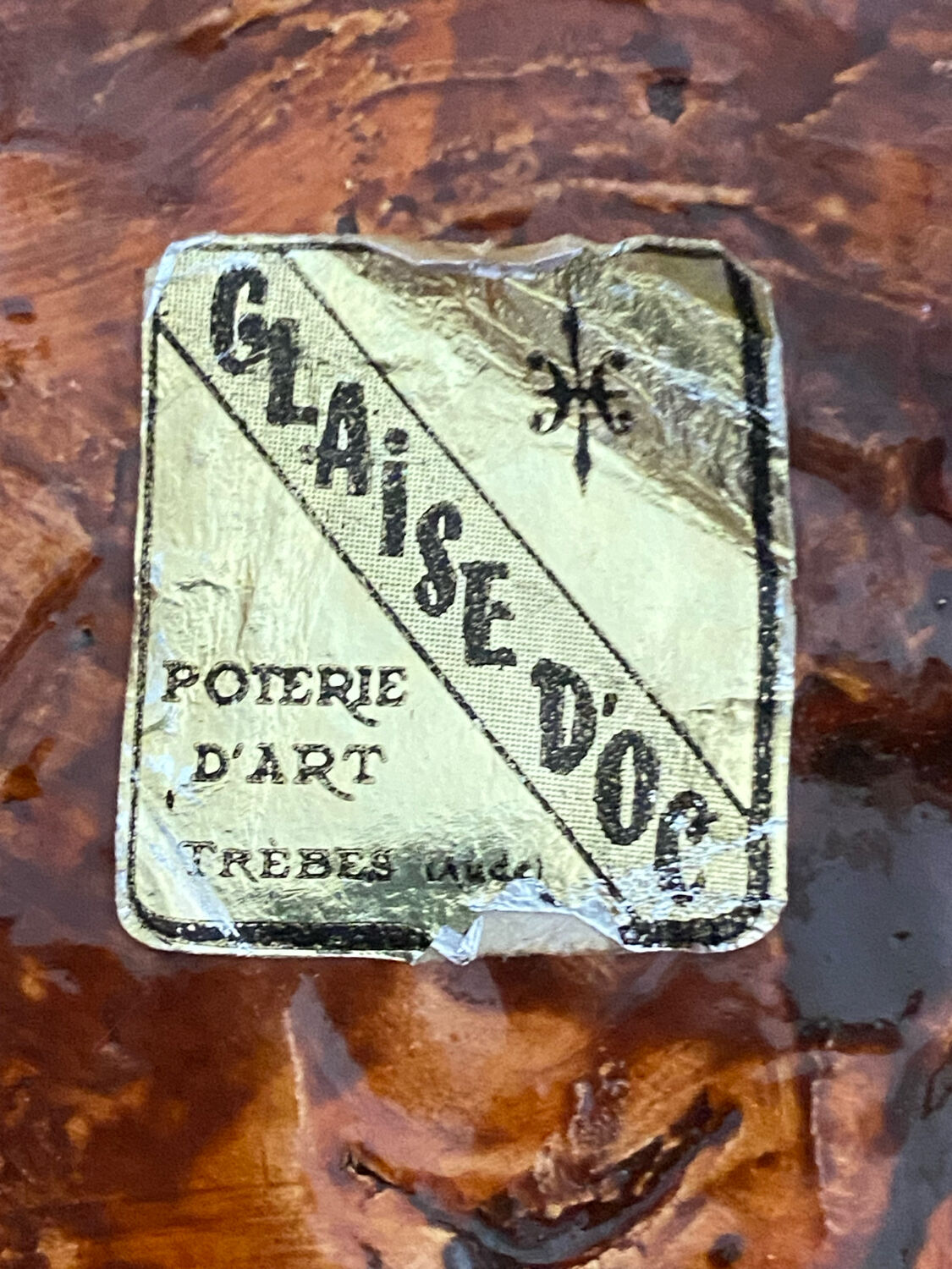 Tripod pottery