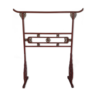 Chinese lacquered clothing holder