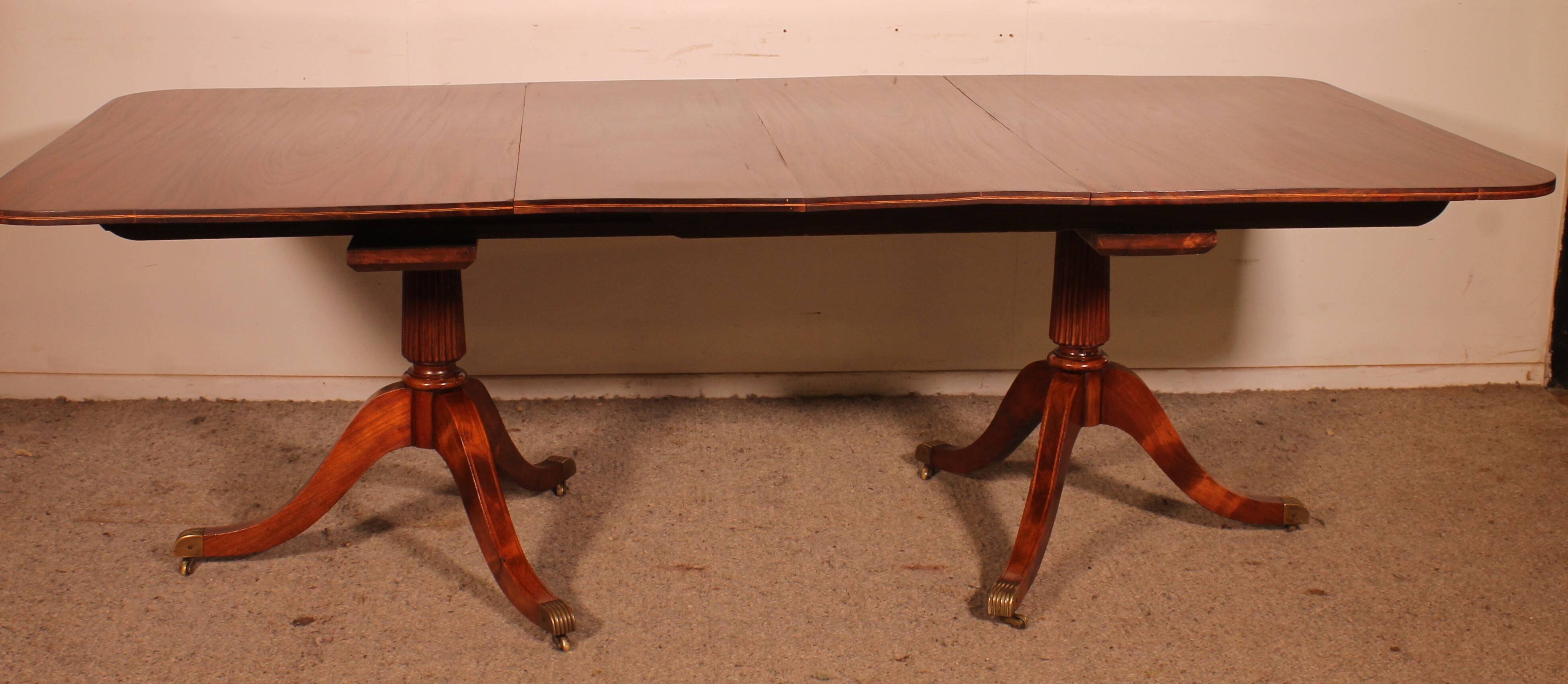 English tripod dining table in solid mahogany - 19th century