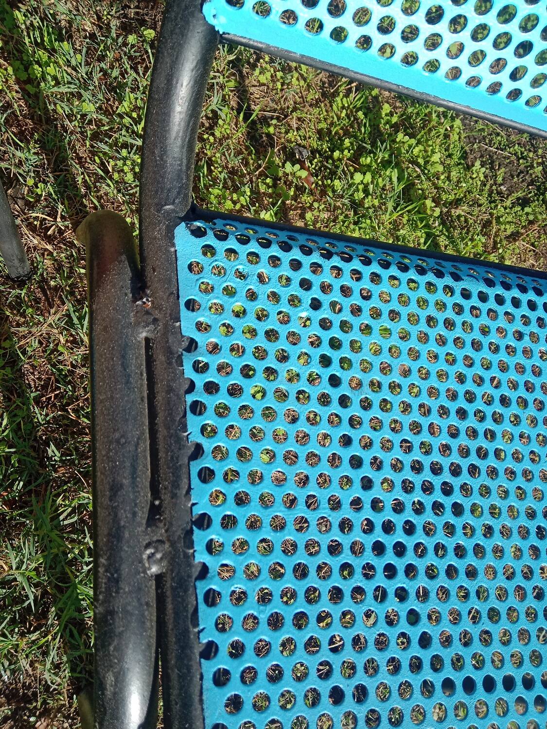 Chaise métal ajourées