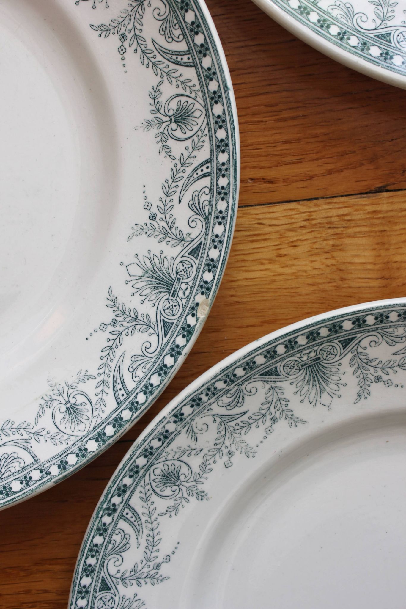 10 flat plates in iron earth "Wilbur" Moulin des Loups and Hamage early twentieth century