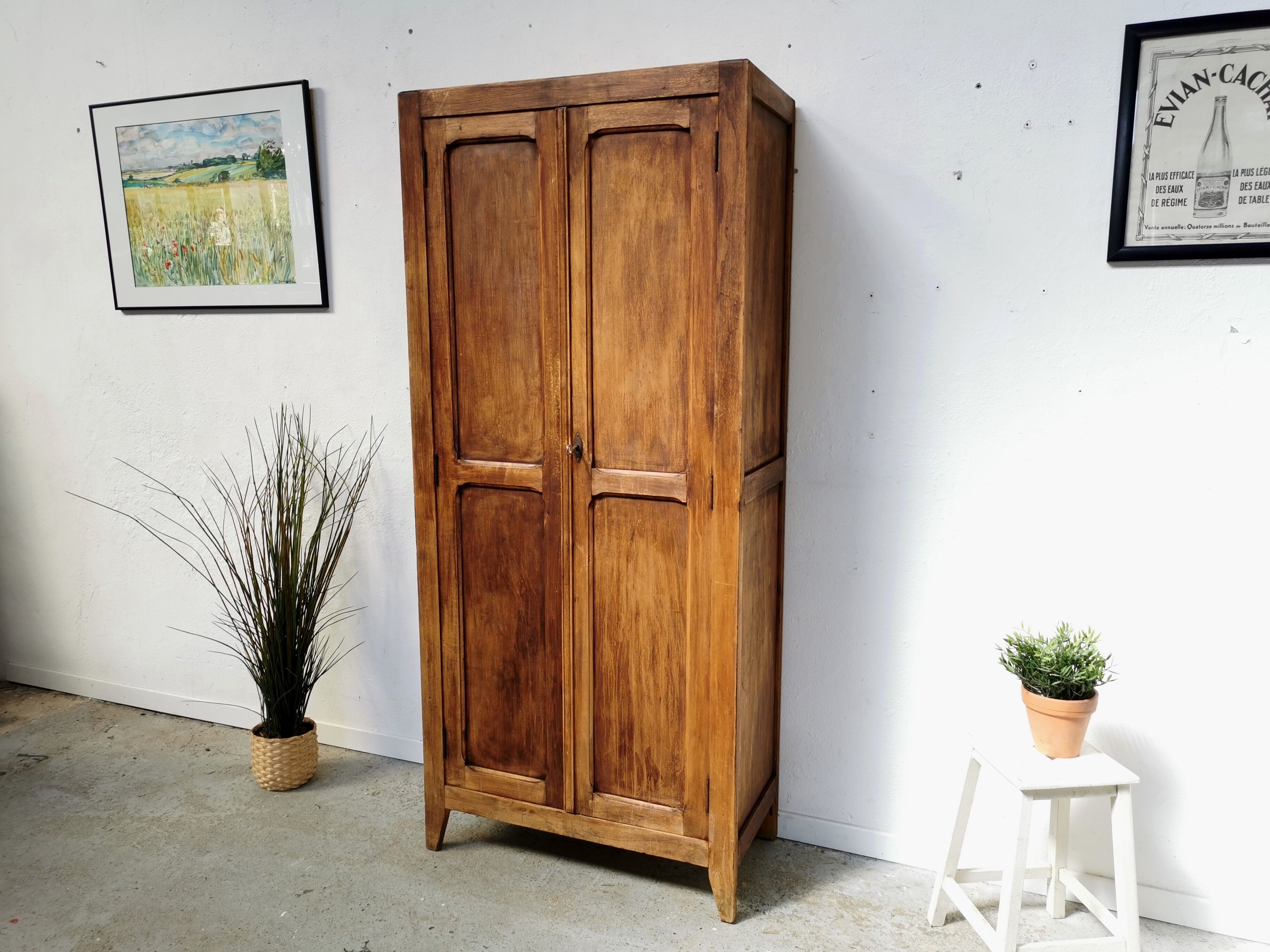 Vintage Parisian coat of arms