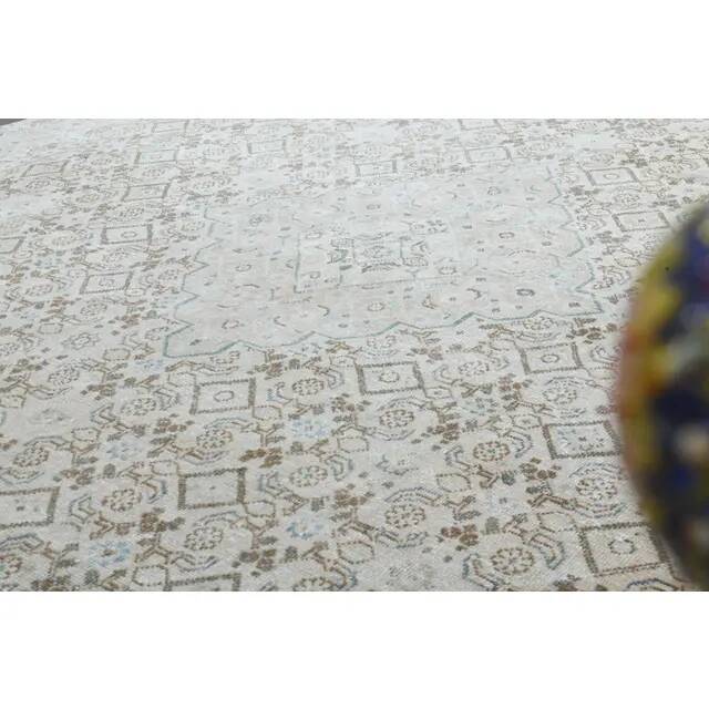 1970s Vintage Persian Handknotted Wool Beige Oversize Area Rug 276x380