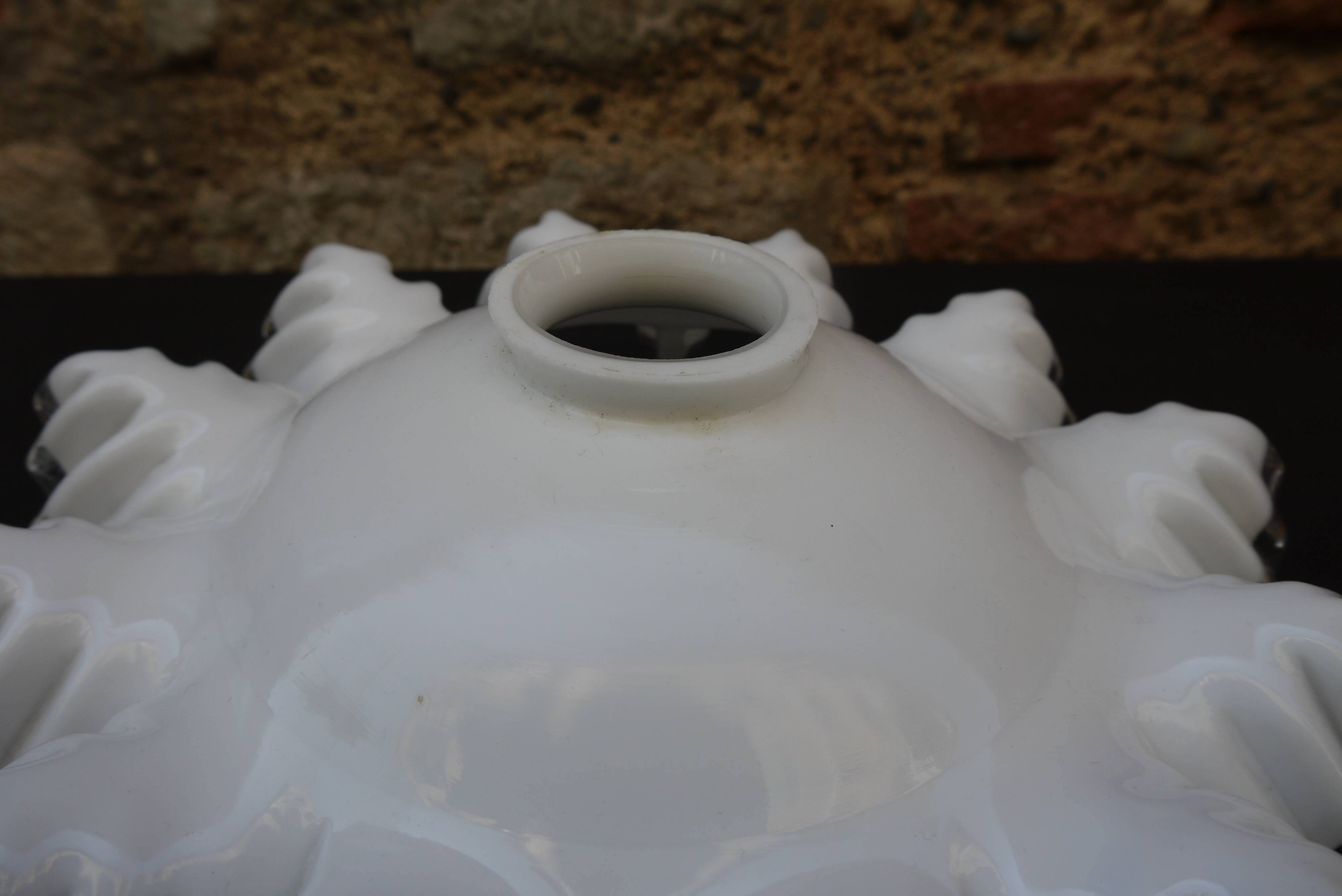 Glass flying suspension