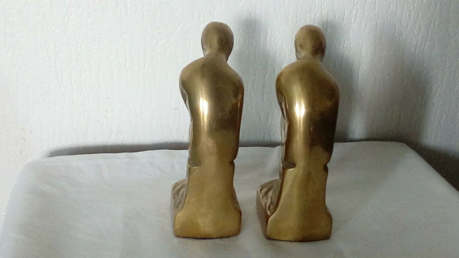 PAIR OF GREENHOUSE BOOKS IN LATON BRONZE EFFECT RODIN'S THINKER