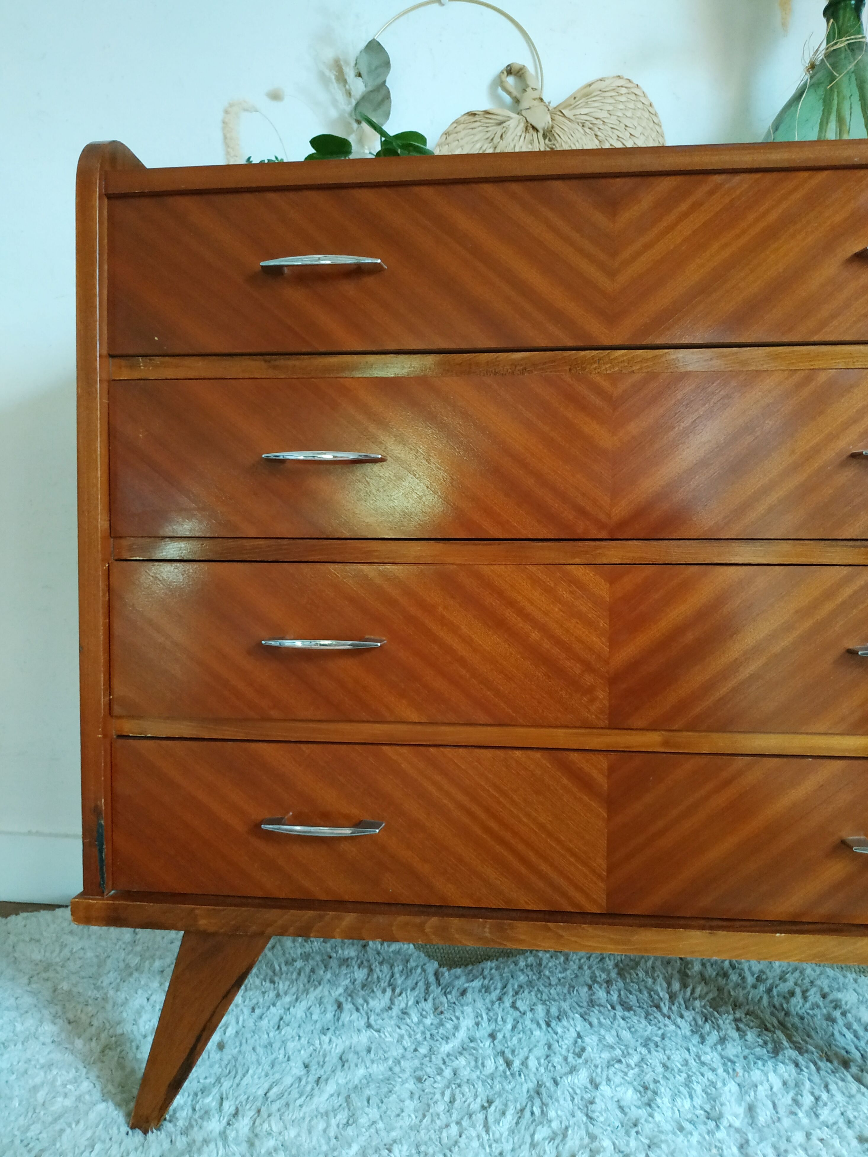 Chest of drawers vintage feet compass