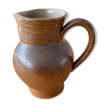 Pitcher in glazed sandstone