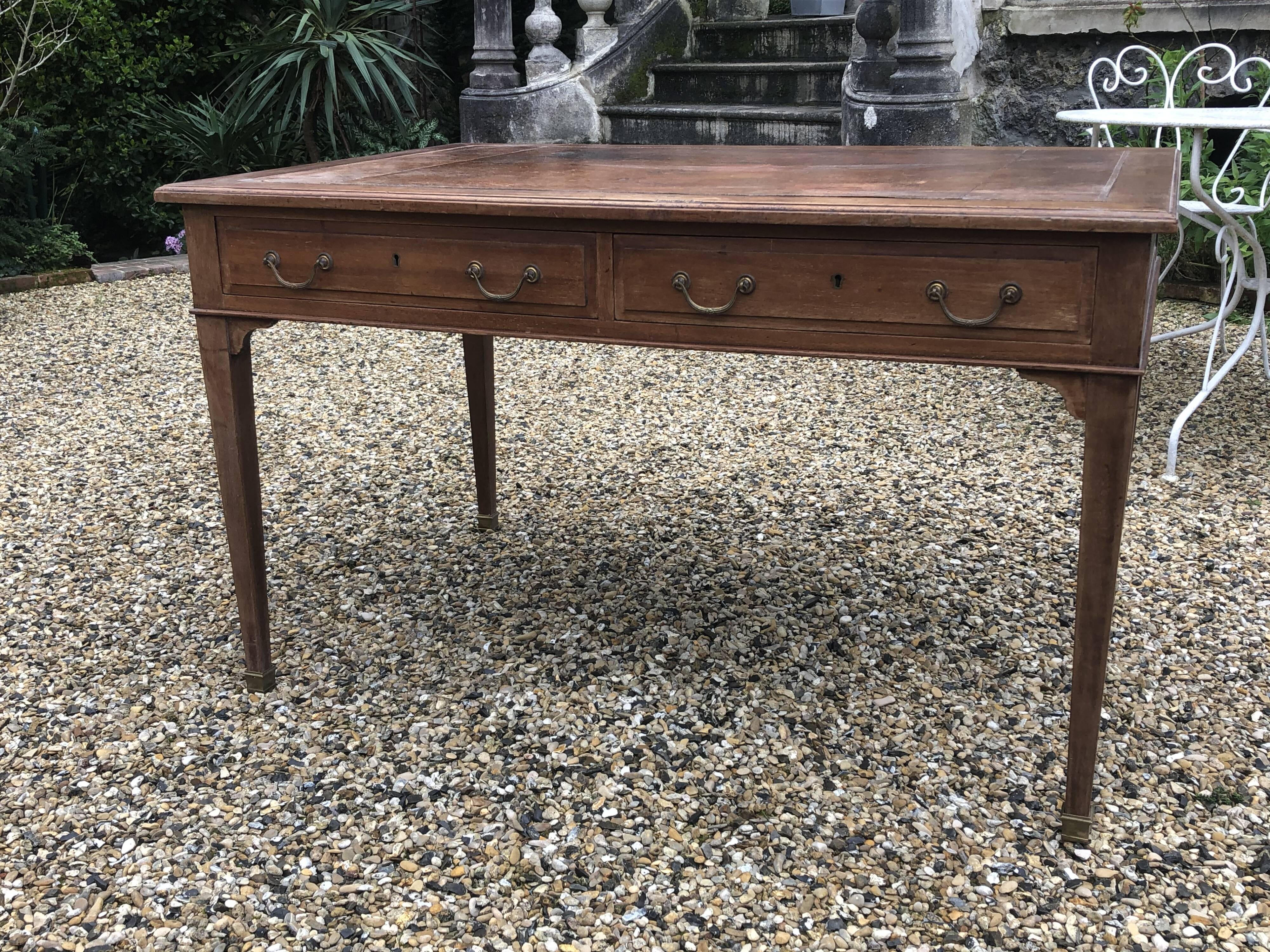 Bureau style Louis XVI