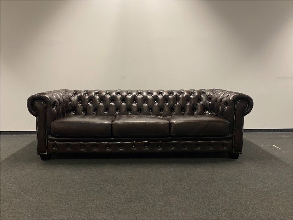 Brown leather Chesterfield vintage Sofa