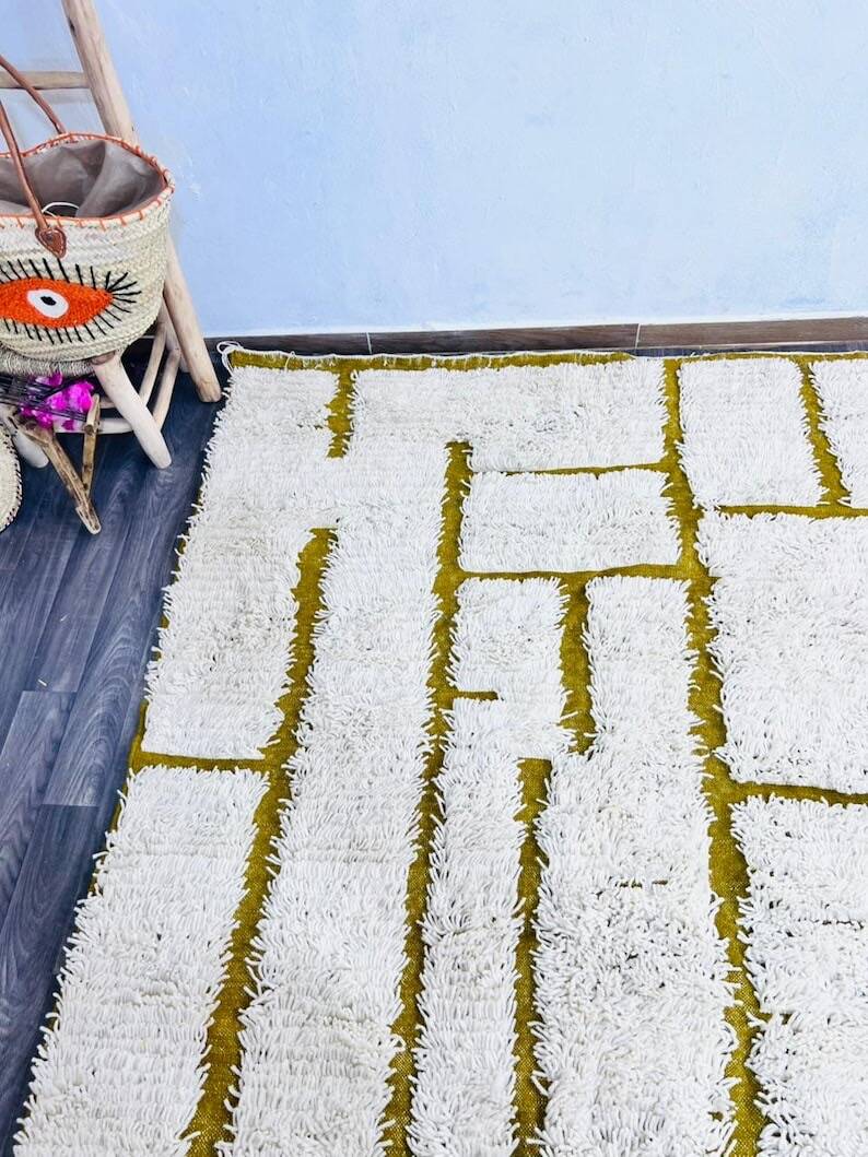 Handmade pure wool rug, size 150/250 cm.