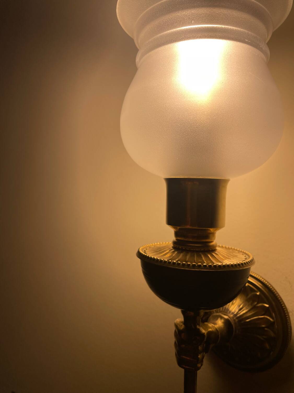 Art deco torchiere wall light