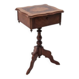 Table en noyer - fabriquée à la main, vers 1870.