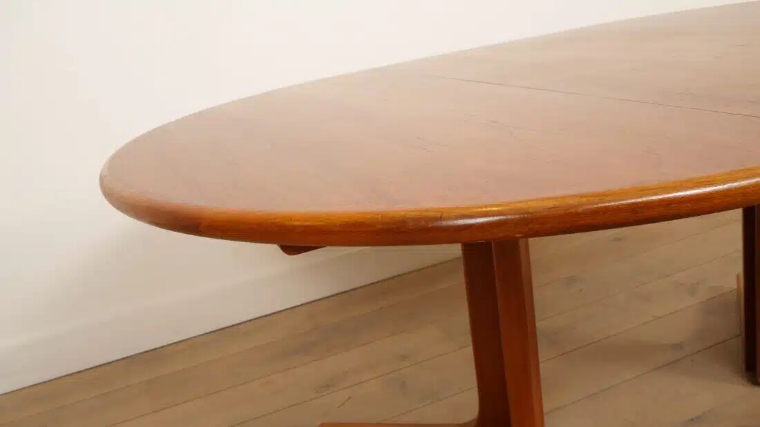 Vintage round dining table | extendable | teak | 121-173 cm