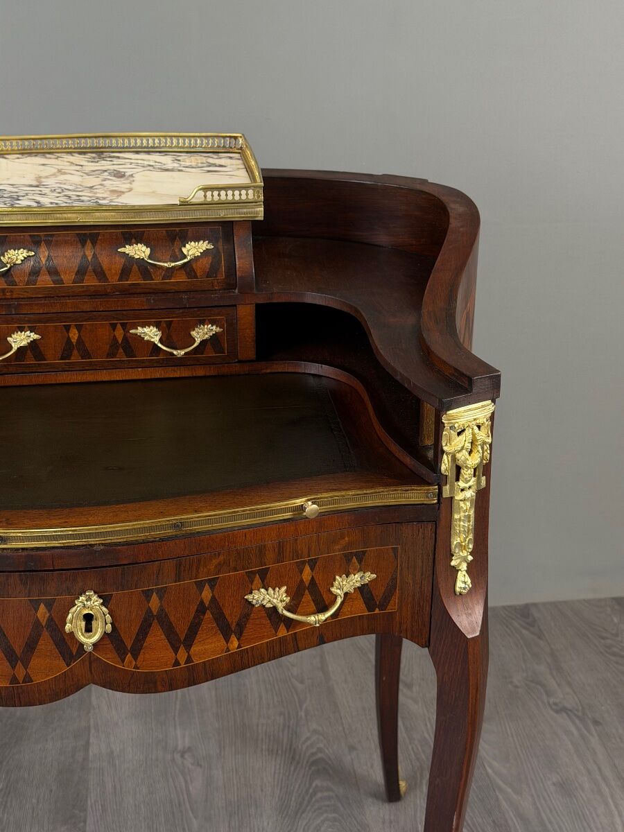Bureau de dame Napoléon III en marqueterie et bronze doré, XIXe Siècle