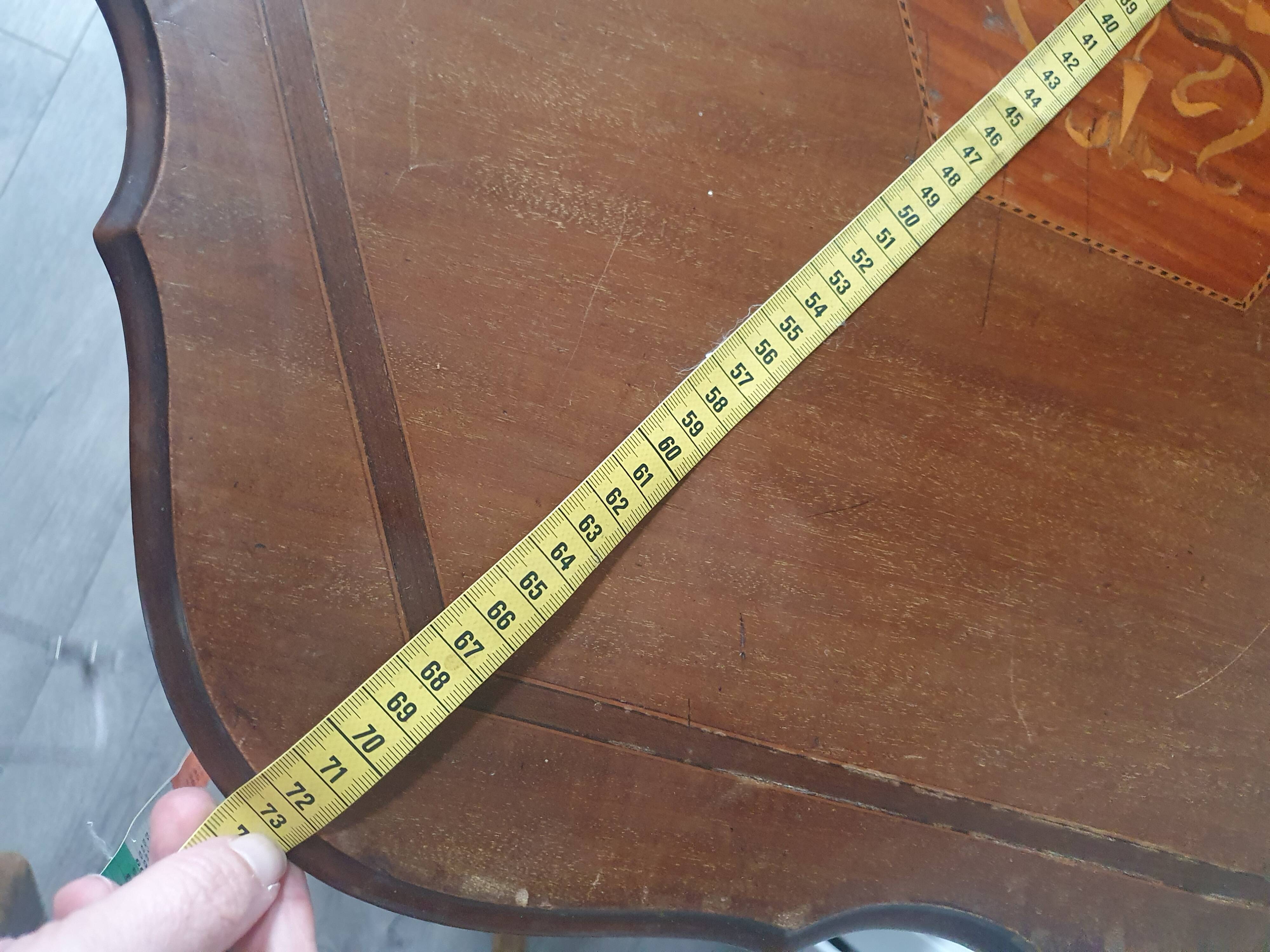 table d'appoint en marqueterie vintage the peppercorn brothers deptford broadway  quelques traces d'