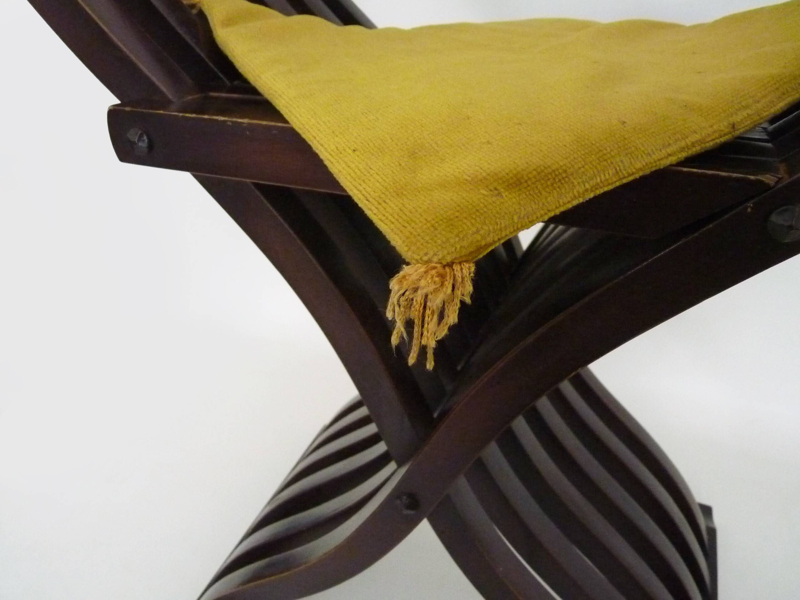 Vintage Savonarola chair in wood, Italy, 1950s