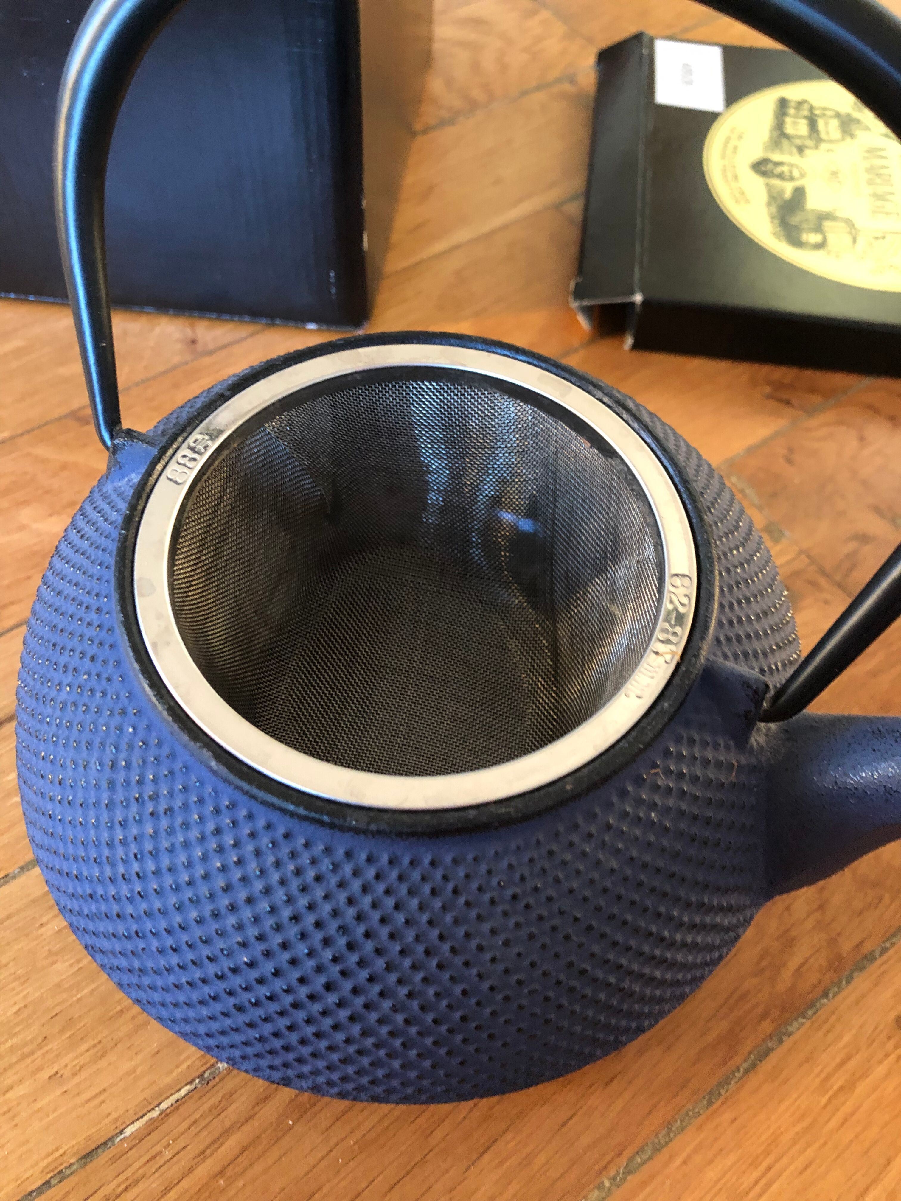 Cast iron teapot Wedding Blue Brothers