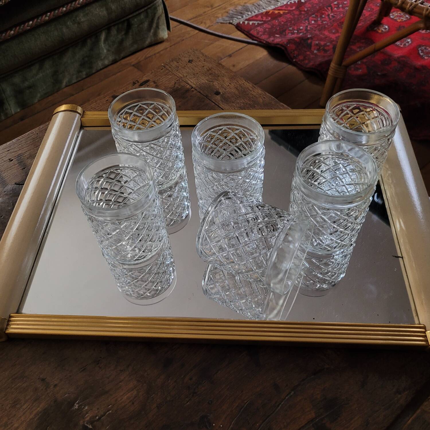 6 verres Nestlé – verre pressé à facettes – années 70.