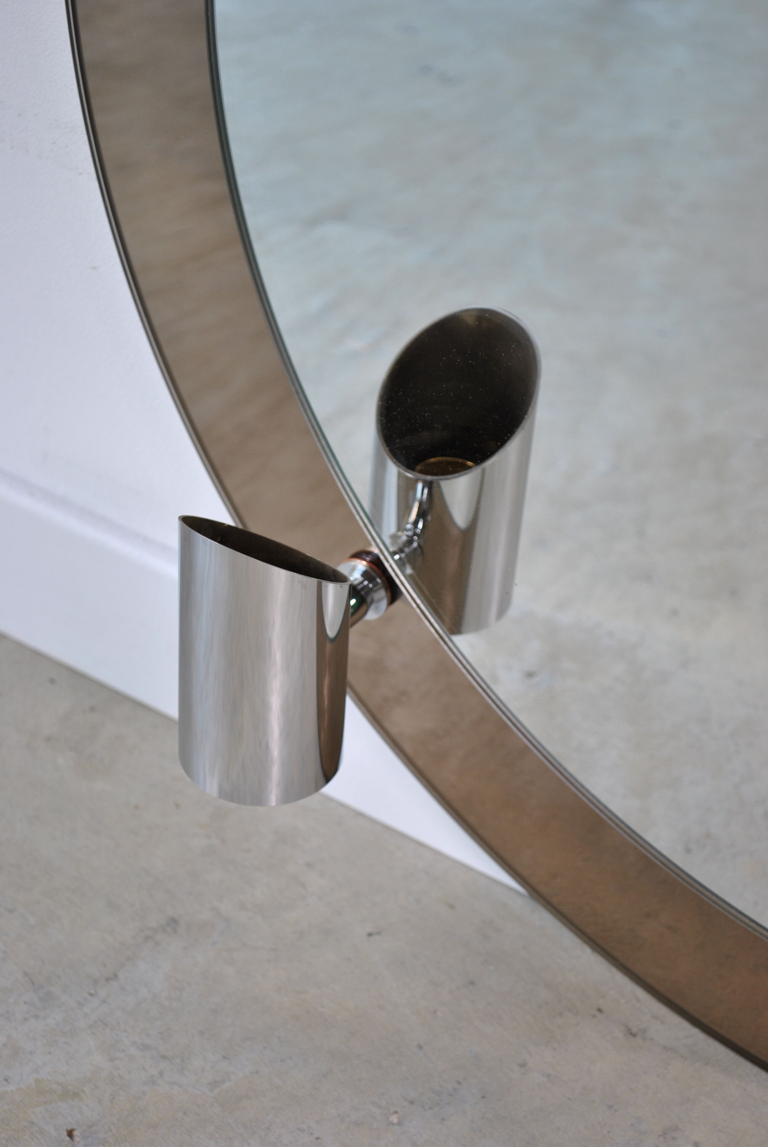 Bathroom mirror year 70