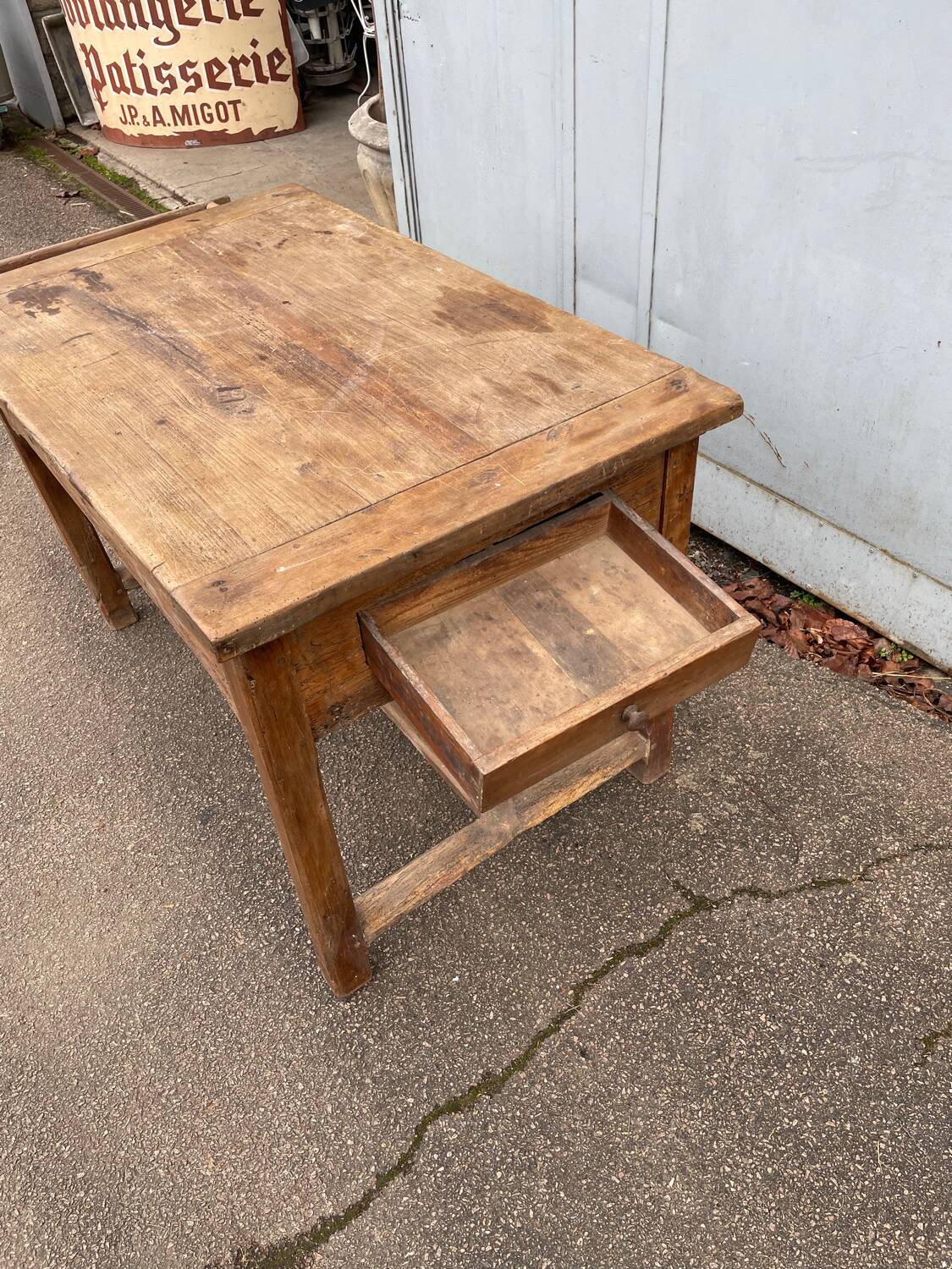 Petit table de ferme avec deux tiroirs