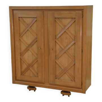 Armoire en chêne blond à motif géométrique en croisillons 1940’s