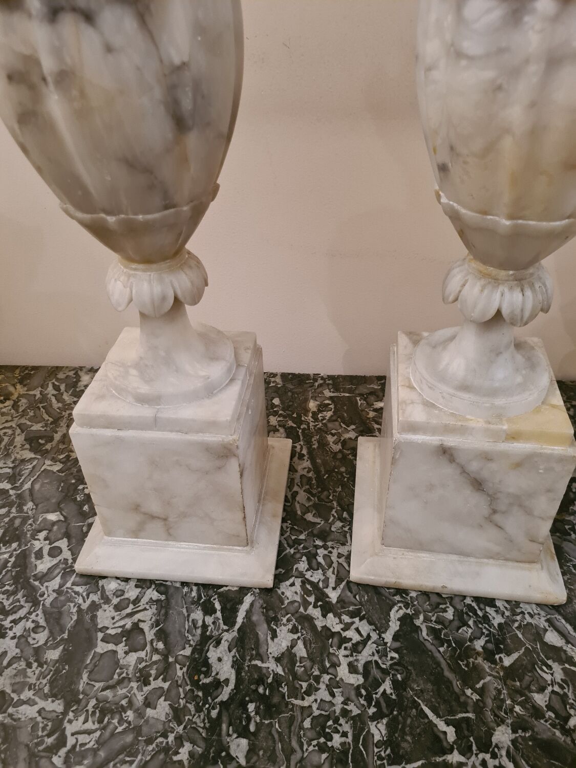Pair of alabaster vases late XIXth