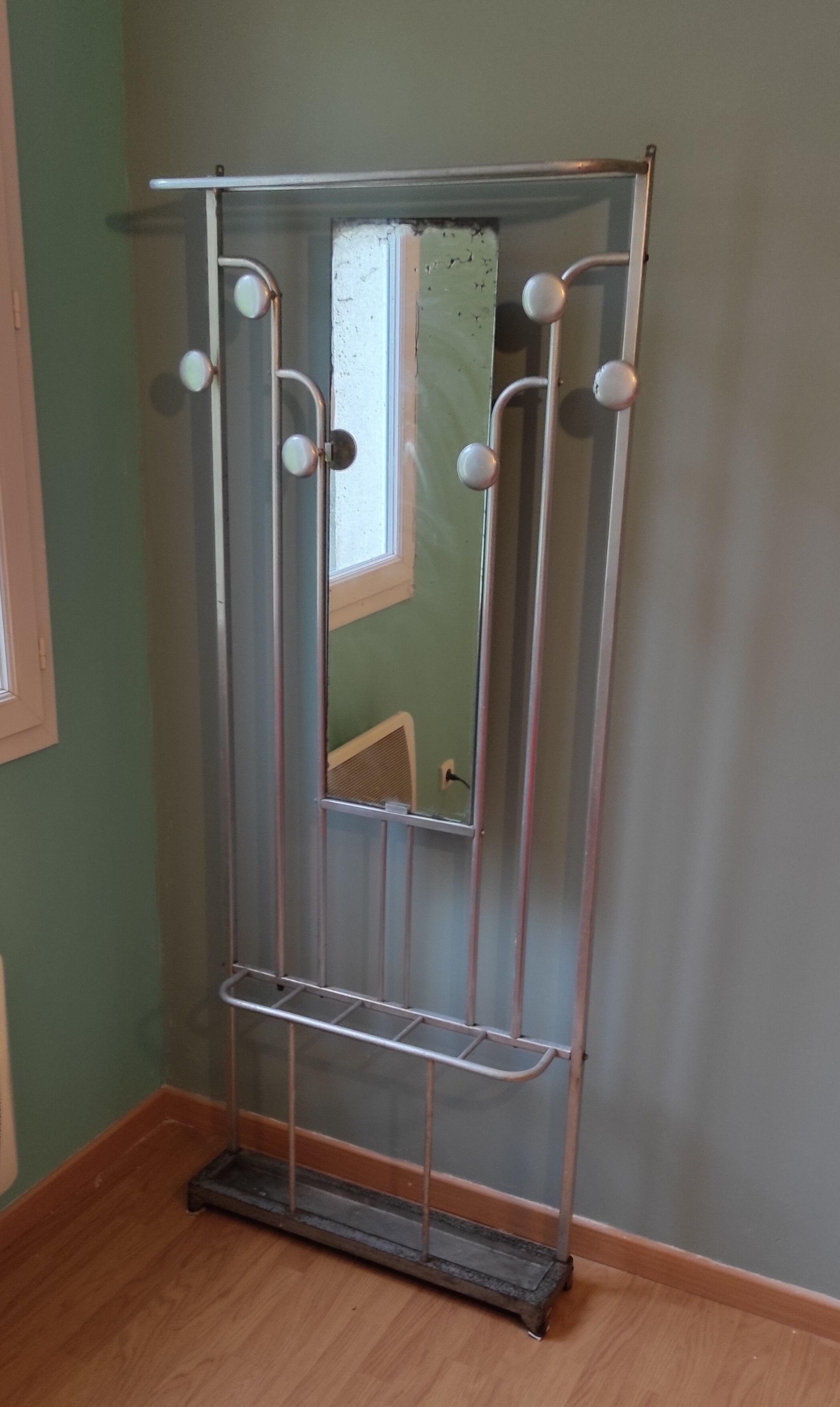 Aluminium coat holder