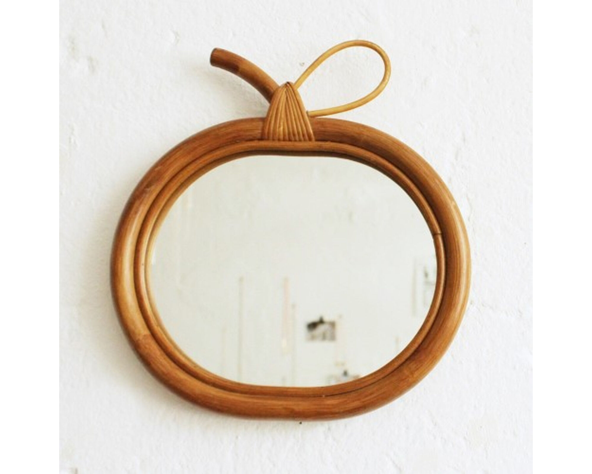 Miroir rotin osier vintage forme pomme 1970 32x34cm