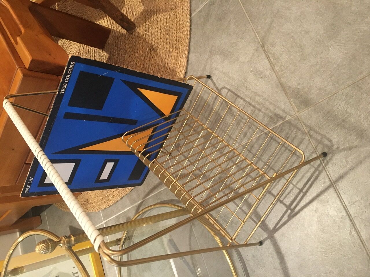 Magazine holder,  vinyl holder