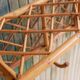 Porte-manteau mural vintage en rotin