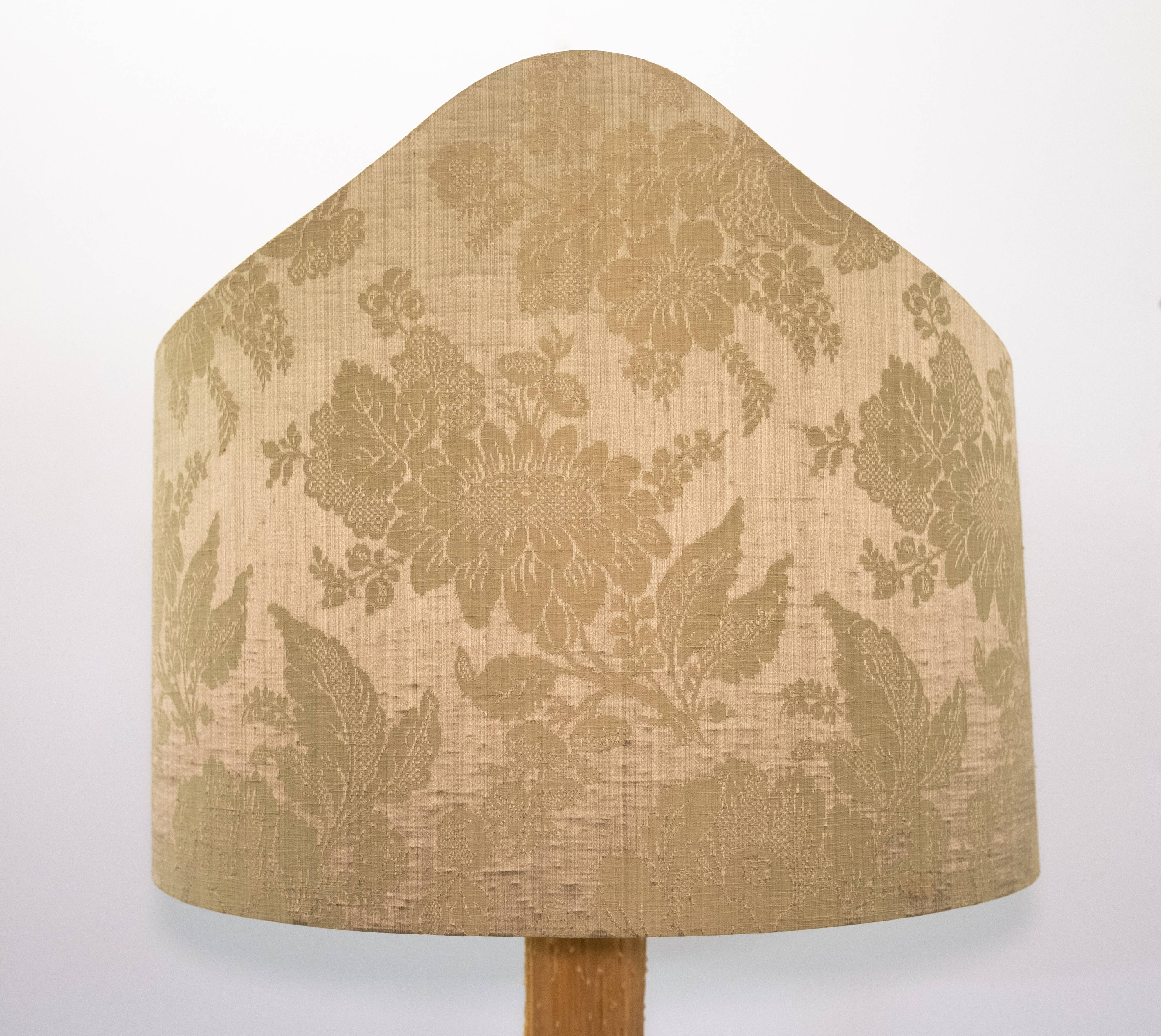 Grands chandeliers d'autel en laiton hollandais du XVIIIe siècle. Lampadaires.