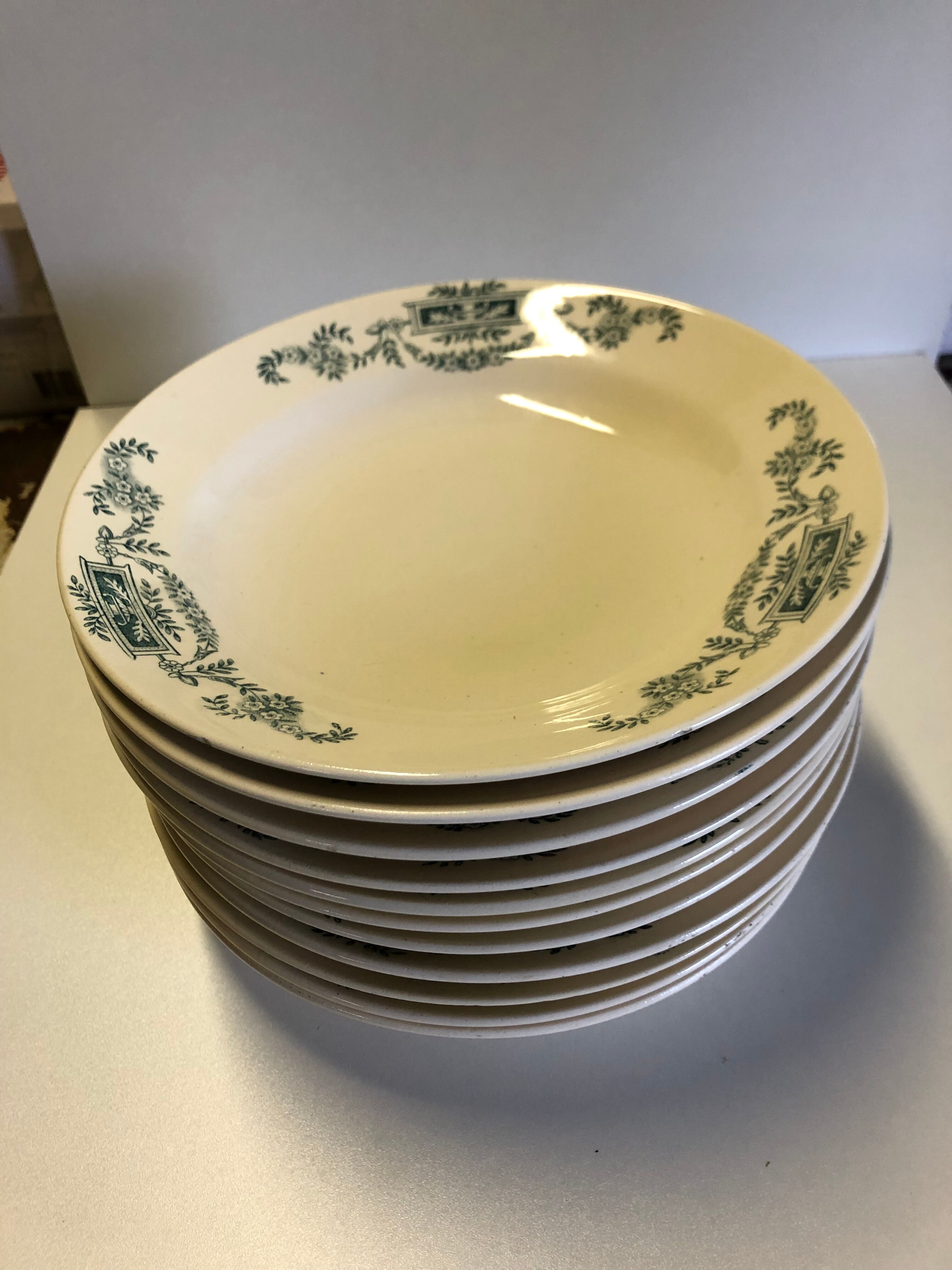 11 hollow plates Longchamps Lutece